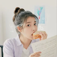 IU\Ji Eun (Mom of MC)