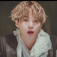 Kim Yoonie(ø)