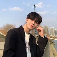 เมฆ(พี่ชายนางเอก)