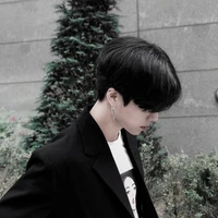 ธี [เพื่อนพระเอก]