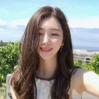 โม😋(ร่างอ่อนแอ+เพื่อนนางเอก)