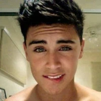 Ethan Montemayor (her de jade)