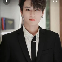 อีเวนลี เป็นลูกครึ่งไทยจีน