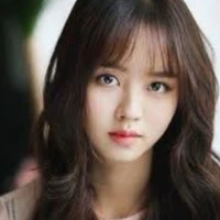 Hyu-ri(hermana de Eun-ji)