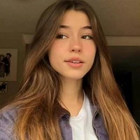 ANA LA RÉCEPTIONNISTE