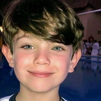 Charles (7 anos)