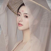 ไป๋ฮวา{สาวใช้ข้างกายหรงหรง}