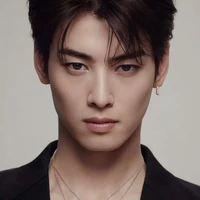 Cha Eun-woo( ✡️𝗔ST𝗥𝗢✡️ )