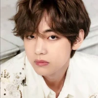 kim taehyung (V)