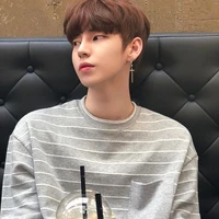 ลูคัส(เพื่อนน.อ)😕✍️
