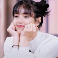 Lovely Luna Cleantha