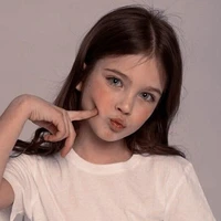 Mariel Hedbrandt 8 y/o