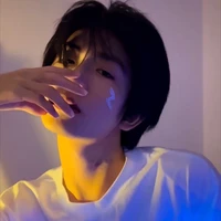 ทิศใต้:พระเอก