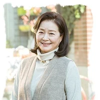 ย่าพระเอก