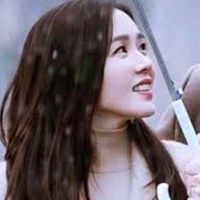 จื่ออี๋(เเม่นางเอก)
