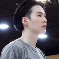 เบส//พระเอก