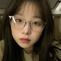 น้ำ✨(ใส่แว่น)(นางเอก)