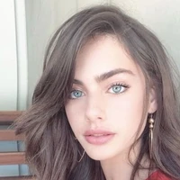 Isabel Johnson*amiga*