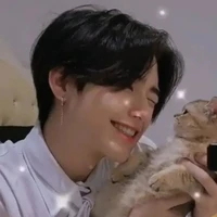 ไอซ์(เพื่อนพระเอก+แฟนริวจิ🤐🖤)