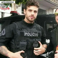 Policial