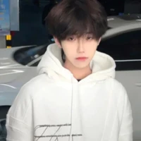 ม่อน(นายเอก)