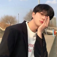 ติน(เพื่อนนายเอก)