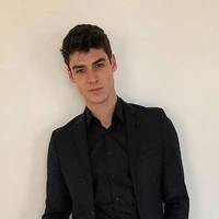 Pablo Roldán (19)( amigo)