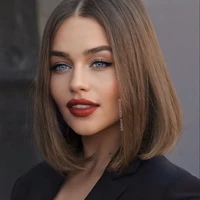 Elizabeth Barzini(hermana de Vicky)(24)