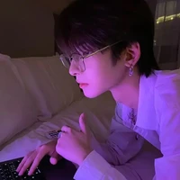 ไทน์😽💫 (นายเอก)