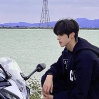 ฉลาม(เพื่อนนายเอก)