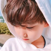 เกรย์(ตอนเด็ก)