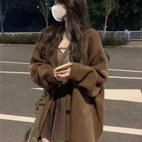 พลอย.