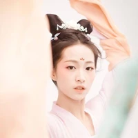 เหม่ยหนิง(สาวใช้นางเอก)