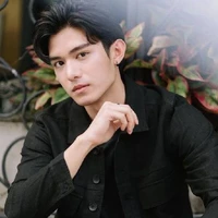 ถิรวัฒน์/เพื่อนพระเอก