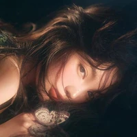 Estelle Schmitz[Izara