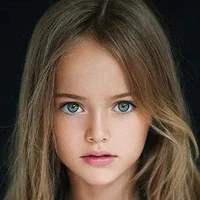 young sara moore(/vampirecaspen twin)