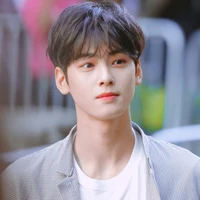 ต่อ(เพื่อนพระเอก)
