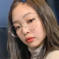 เจน(พี่นางเอก+ตอนใส่แว่น)