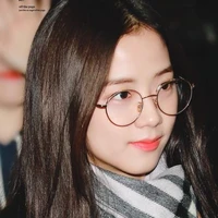 ซู(พี่นางเอก+ตอนใส่แว่น)
