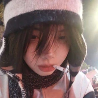 พลอย(คนใช้บ้านพอ.+นอ.4)