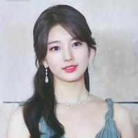 bae suzy(momi twins.K)