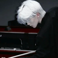 อเล็กซ์(พระเอก+ประธานบริษัท)👑