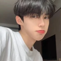 เฉิงเป่ยอี้(พระเอก)