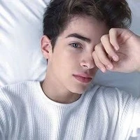 Daniel( ômega dominante