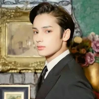 Gevino Albright ◎Sekretaris Clax