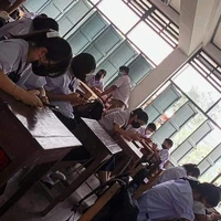 ทุกคนในห้อง