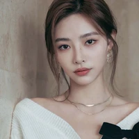 Iris Huxley (ML Cousin)