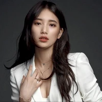 Bunga Azequeen Mayora