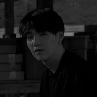 ชูก้า/มิน ยุนกิ