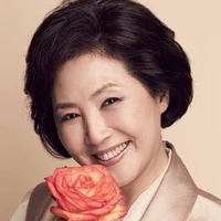 Kim yu-ji [V Grandma]